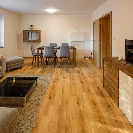 In Business 2br Appartamento Piest'any